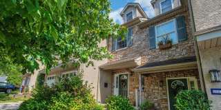Beautiful 3 Bedroom Bridgeport Townhome! Gallery 1