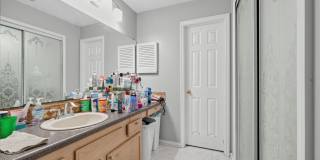 Spacious 4BR House in Orange Park Gallery 16