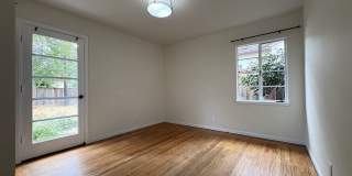 Charming 3-Bedroom Home on Embarcadero Road Gallery 18