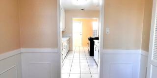 Single Family. 3-bed Home - Desireable Neighborhood! Gallery 16