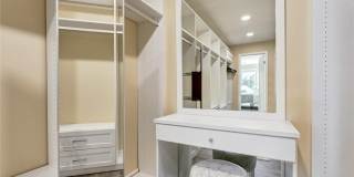1591 Pegasus Gallery 38