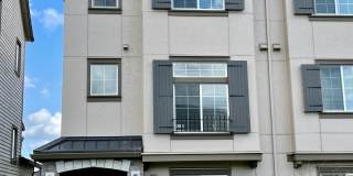 Villebois Townhome with Access to the Sparrow Creek Community Center Gallery 1