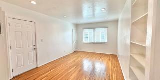 An apartment with character! Hardwood floors, built-ins - TOP FLOOR - 1 Bed / 1 Bath! Gallery 1