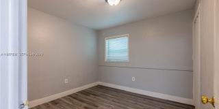 327 SW 20th St Gallery 4