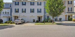 Stunning 2019-built modern townhome available for rent! Gallery 1