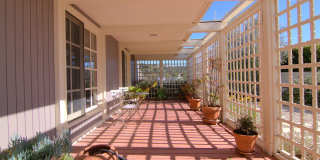 Architect’s Dream with Panoramic Valley Views in Private Calabasas Cul-de-Sac Gallery 5