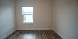 3124 West Azeele Street Gallery 24