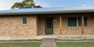 1009 Oakridge Ln Gallery 1