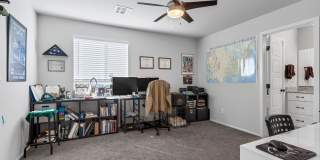GORGEOUS TOWNHOME BUILT IN 2020 LOCATED IN A GATED COMMUNITY! Gallery 29