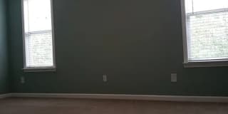 Room in 3 Bedroom Home at McGoogan Ln Gallery 20