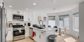 Furnished 4 bedroom home in the Lakes! Gallery 13