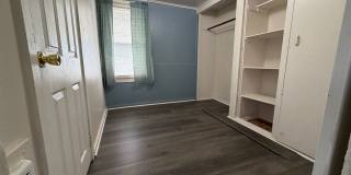 2 Bedroom House with Large Yard Gallery 11