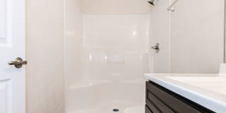 2 Bedroom, 2 Bathroom duplex with garage Gallery 15