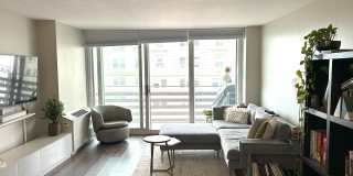 5601 North Sheridan Road Gallery 5