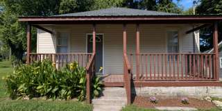 Charming Two Bedroom, 1 Bath House in Columbia. Newly renovated bath. Gallery 1