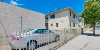 Classic Courtyard Building on Venice Blvd – Secure, Convenient, Pet-Friendly Gallery 9