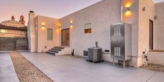 Private 3 Bed / 3 Bath Home with Incredible Outdoor Space Gallery 3