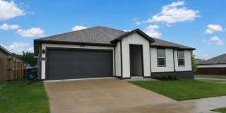 Newer Contemporary 3 bed / 2 bath Home in West Fayetteville - Available Aug 15th! Gallery 1