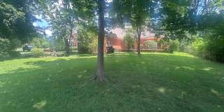 Unique Lyndon area 4 bedroom home with multiple common areas Gallery 78