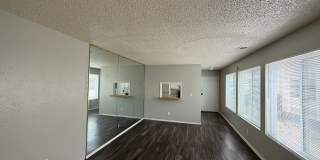 Cute Airy Studio Near Havana and Exposition **Move-In Special** Gallery 3