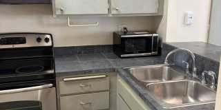 Large Studio Condo/ Perfect Location Gallery 4