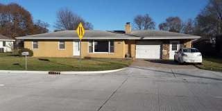 Beautiful 3 Bedroom Brick Home in Osceola! Gallery 1