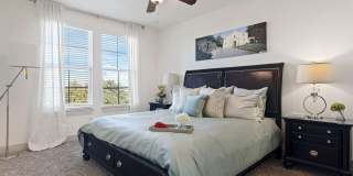 The Vance at Huebner Oaks Gallery 29