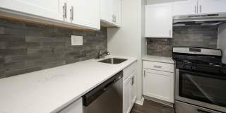 Tomlinson Court Apartments Gallery 1