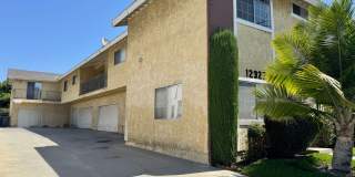 BEVERLY Gallery 13