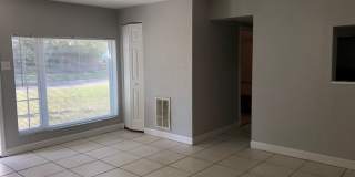 Beautiful, 3/2 Pool Home Available Now! Gallery 5