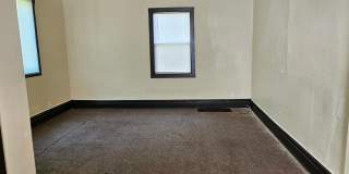 3 Bedroom--819 E Whitmer St. Decatur, IL Gallery 3