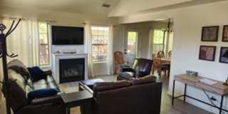 Furnished 3BR Boulder Pointe Townhome | End Unit + AC + Fenced Backyard Gallery 8