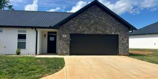 Charming 3BR Condo in Jefferson City Gallery 1