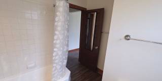 Handicap Accessible with 4 Bedrooms + Bonus Room & 2 Full Baths (Month-to-Month leases only) Gallery 15
