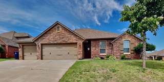 Very Nice 4 Bedroom 2 Bath + Study Home in Yukon Schools Gallery 1
