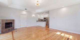 814 W Hubbard Street Gallery 5