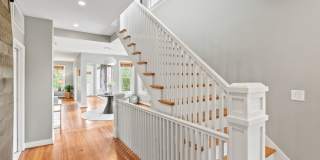 Spacious Kent Home | 6 Bed | 4 Bath | 4,000 Sf | Front Porch + Backyard | Detached 4-Car Garage Gallery 15