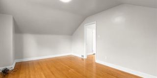 11110 Wayburn Street Gallery 16