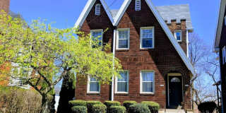 Open & Bright! 3 bedroom duplex Gallery 1