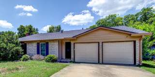 Experience North Austin Living at Its Best in this 3/2 move in ready home! Experience North Austin Living at Its Best in this 3/2 move in ready home! Gallery 1