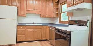nice renovated 4 Bed 3 Bath Gallery 47