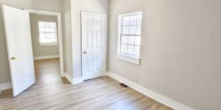 Spacious Three Bedroom House - MOVE IN TODAY! Gallery 4