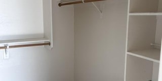 1731 E ELGIN Street Gallery 23