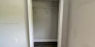 301 Palm Cir E Gallery 8