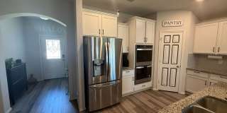 BEAUTIFUL 4-bedroom 2-bathroom home! !!HALF OFF 1ST MONTH!! Gallery 4