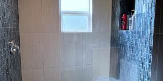 304 North Keech Street - Room 4 Gallery 22