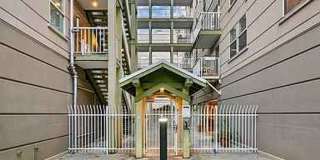 1 bedroom, 1 bathroom Condo with City View! Gallery 20