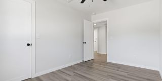1339 E Division Street Gallery 16