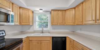 4631 Graceland Avenue Gallery 15