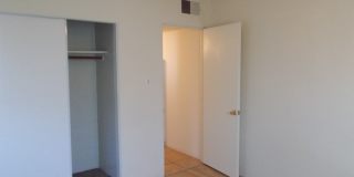 4335 North 15th Avenue Gallery 18